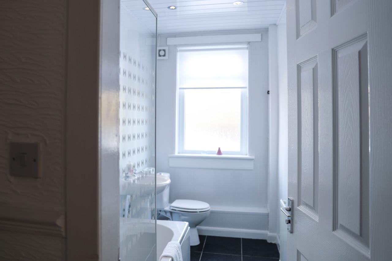 Meadowburn View Apartment Wishaw  Bagian luar foto