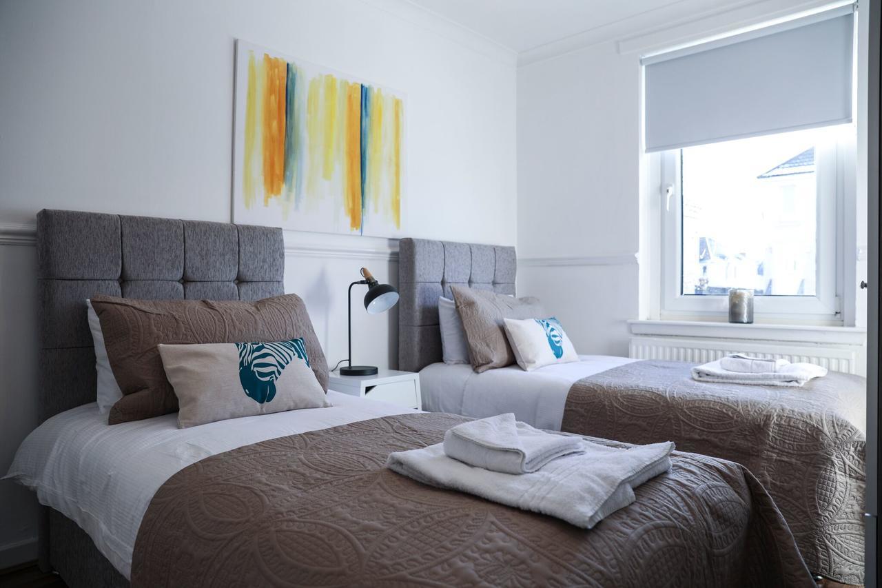 Meadowburn View Apartment Wishaw  Bagian luar foto